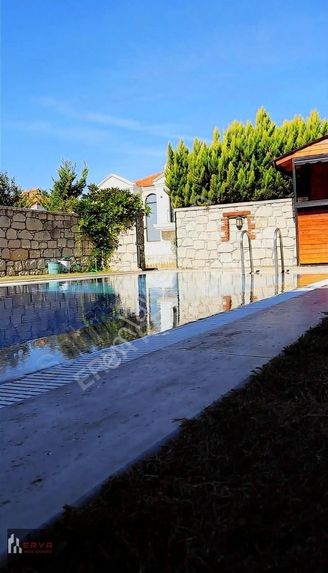 Çeşme Alaçatı Satılık Villa Alaçatı Merkez'de Müstakil Havuzlu Villa