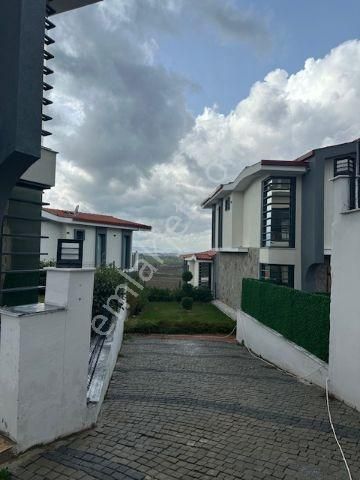 Kuşadası Davutlar Da Site İçerisinde Müstakil Villa