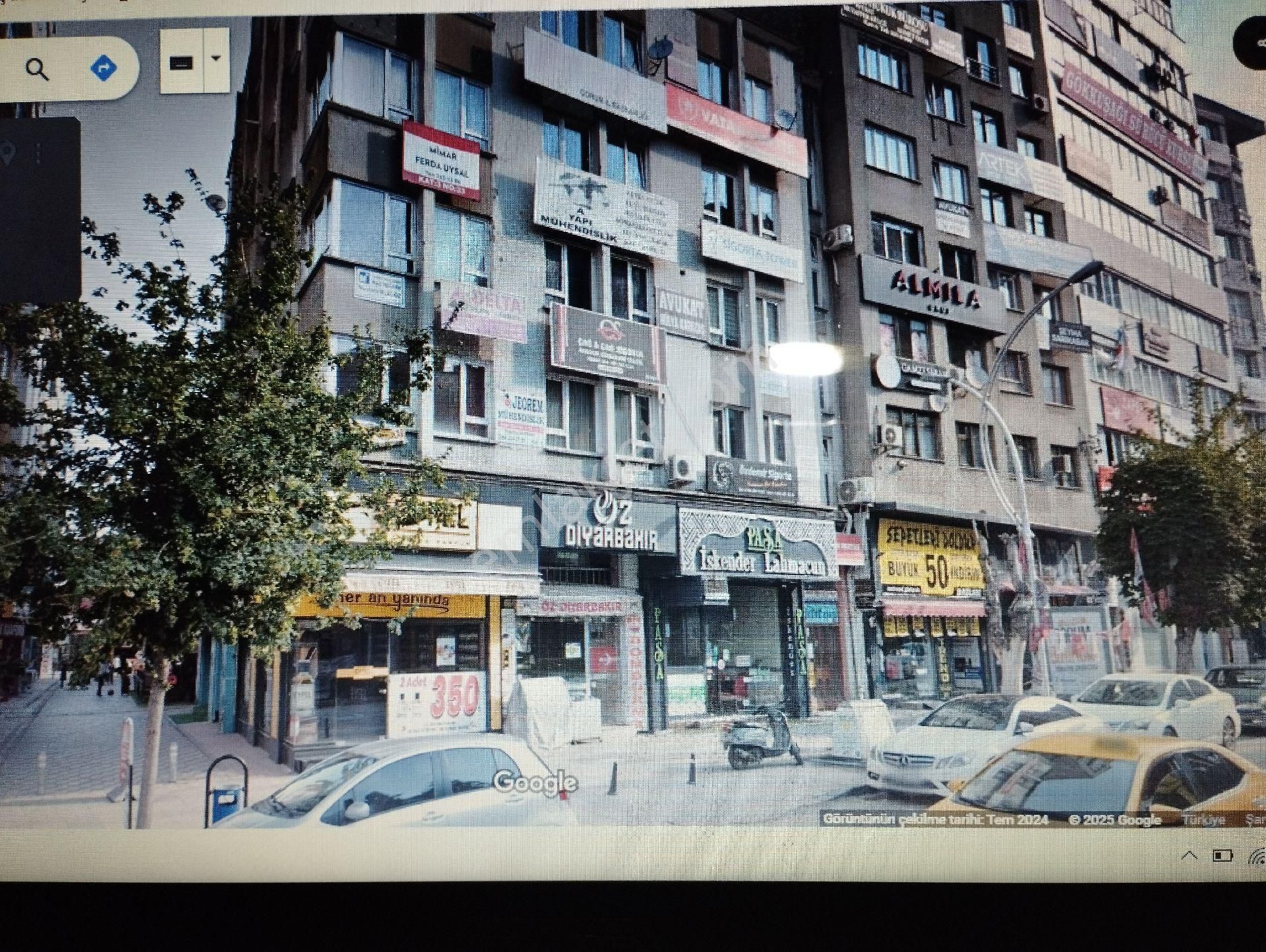 Çorum Merkez Yeniyol Kiralık Dükkan & Mağaza Gazi Caddesinde 230m2 Komple Büro Katı