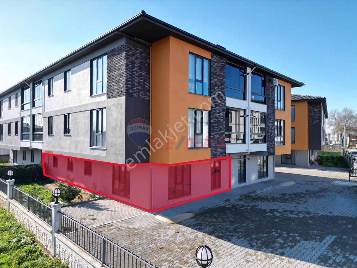 Düzce Merkez Kara Hacımusa Satılık Daire Remax Ay Özgür Akça & Karahacımusada Bahçe Kullanımlı Yerden Isıtmalı Lüks 3+1