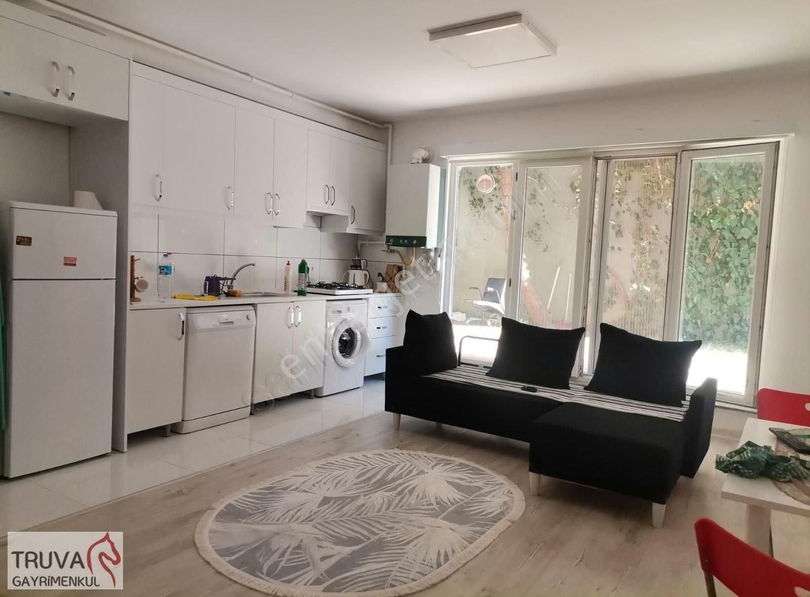 Pendik Yayalar Satılık Daire Truva Gayrimenkul Den Martan Residanceda 5+2 Bahçe Dublex Eşyalı