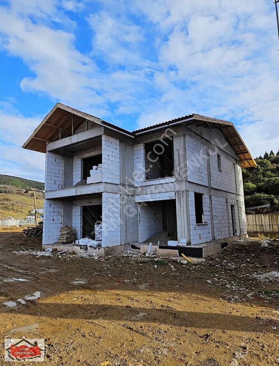 Derince Çınarlı Satılık Müstakil Ev Satılık Müstakil Ev 384 M2 Arsa İçerisinde İki Katlı Müstakil Ev