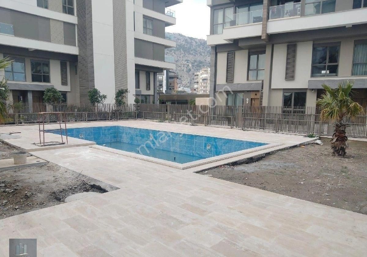 Konyaaltı Hurma Satılık Daire Antalya Konyaaltı Hurma'da Lüks 3+1 Dublex Sıfır Katta Yüzme Havuzlu Residence Yatırımlık Daire 