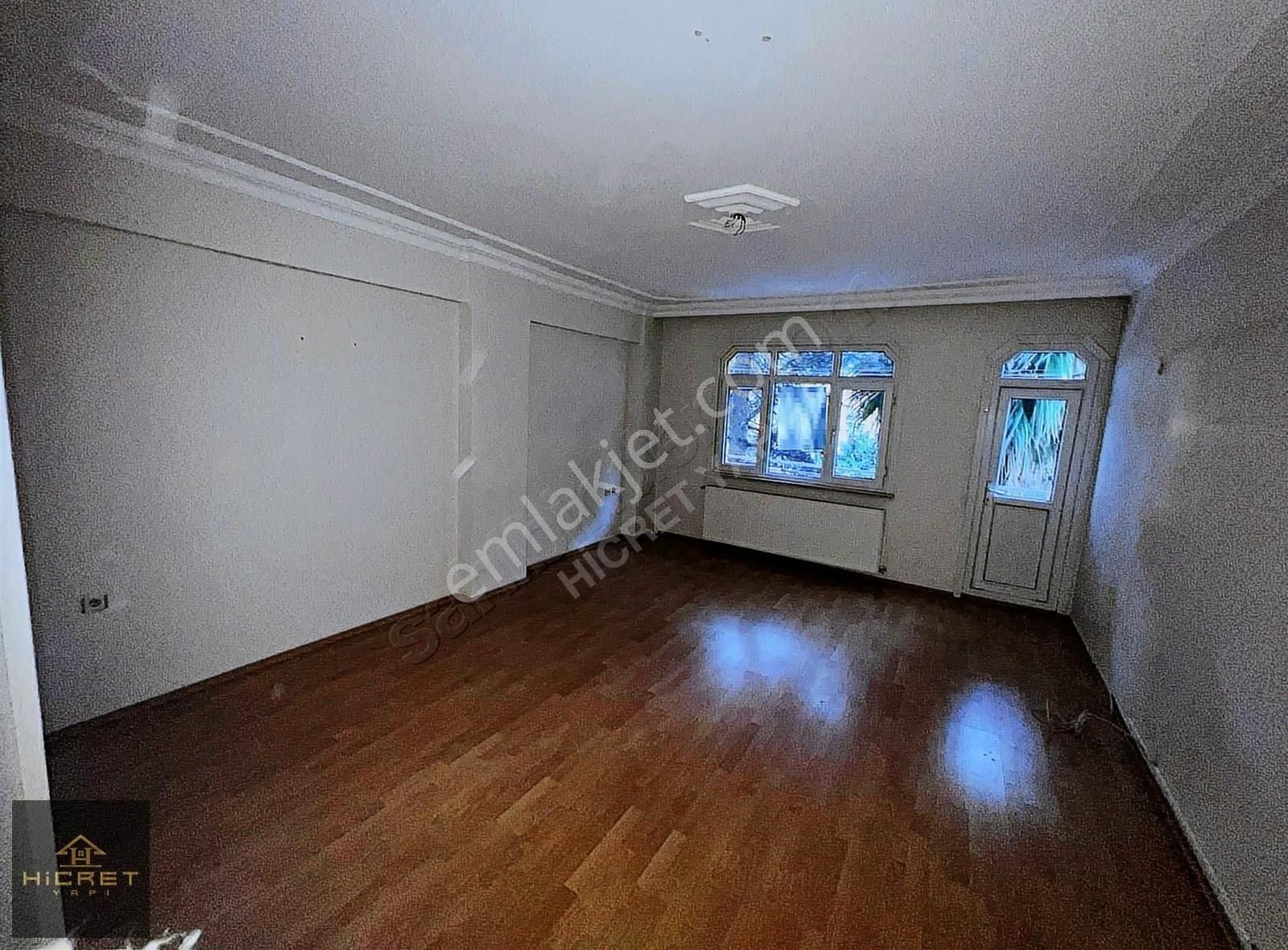 Sultangazi Uğur Mumcu Satılık Daire Hicret Den U.mumcu Mh 3+1 115 M² Sitede Masrafsız Ara Kat Daire