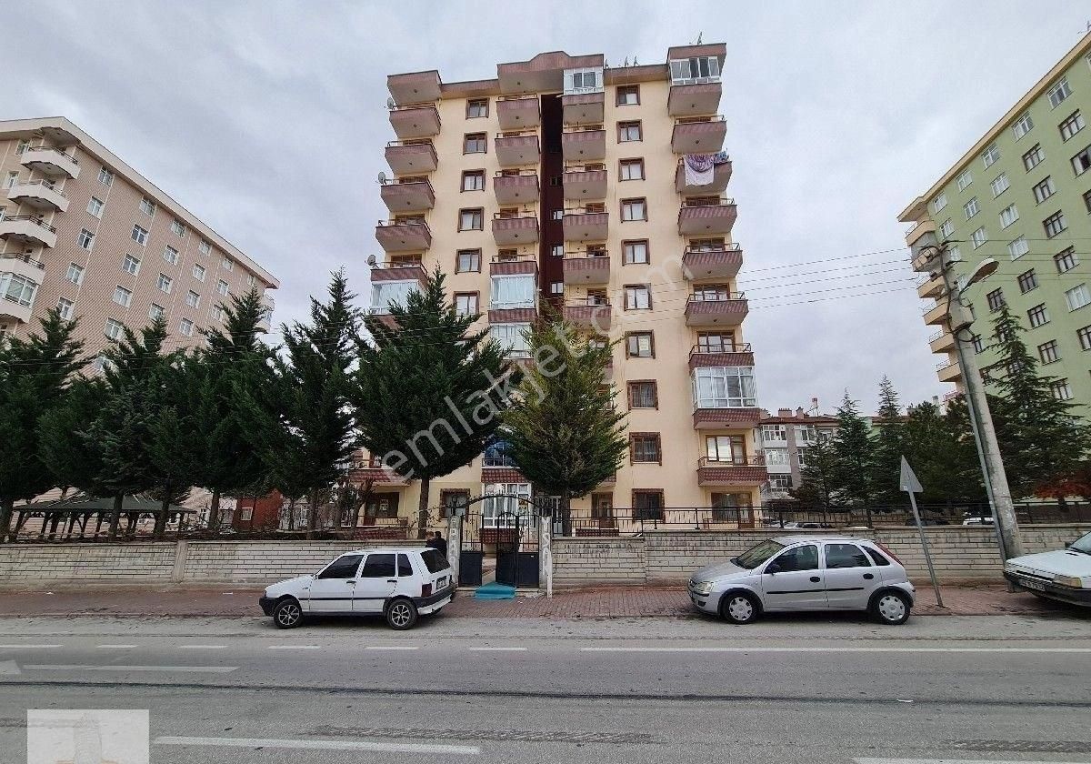 Selçuklu Bosna Hersek Kiralık Daire Uğur Emlak'tan Bosna Mesaj Caddesi Üzerinde 3+1 Yapılı Kiralık Daire