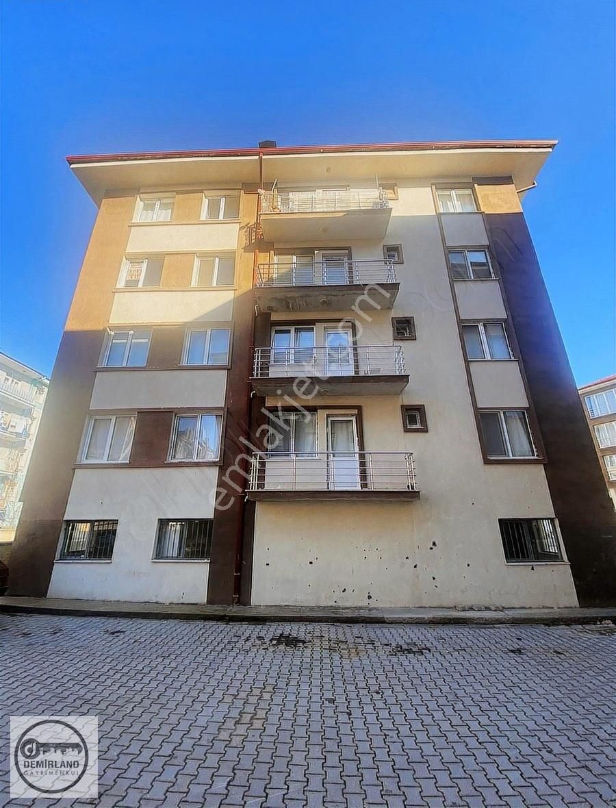 Kütahya Merkez Dumlupınar Kiralık Daire Demirland'dan Kiralık Dumlupınar Mahallesinde 3+1 Arakat Daire