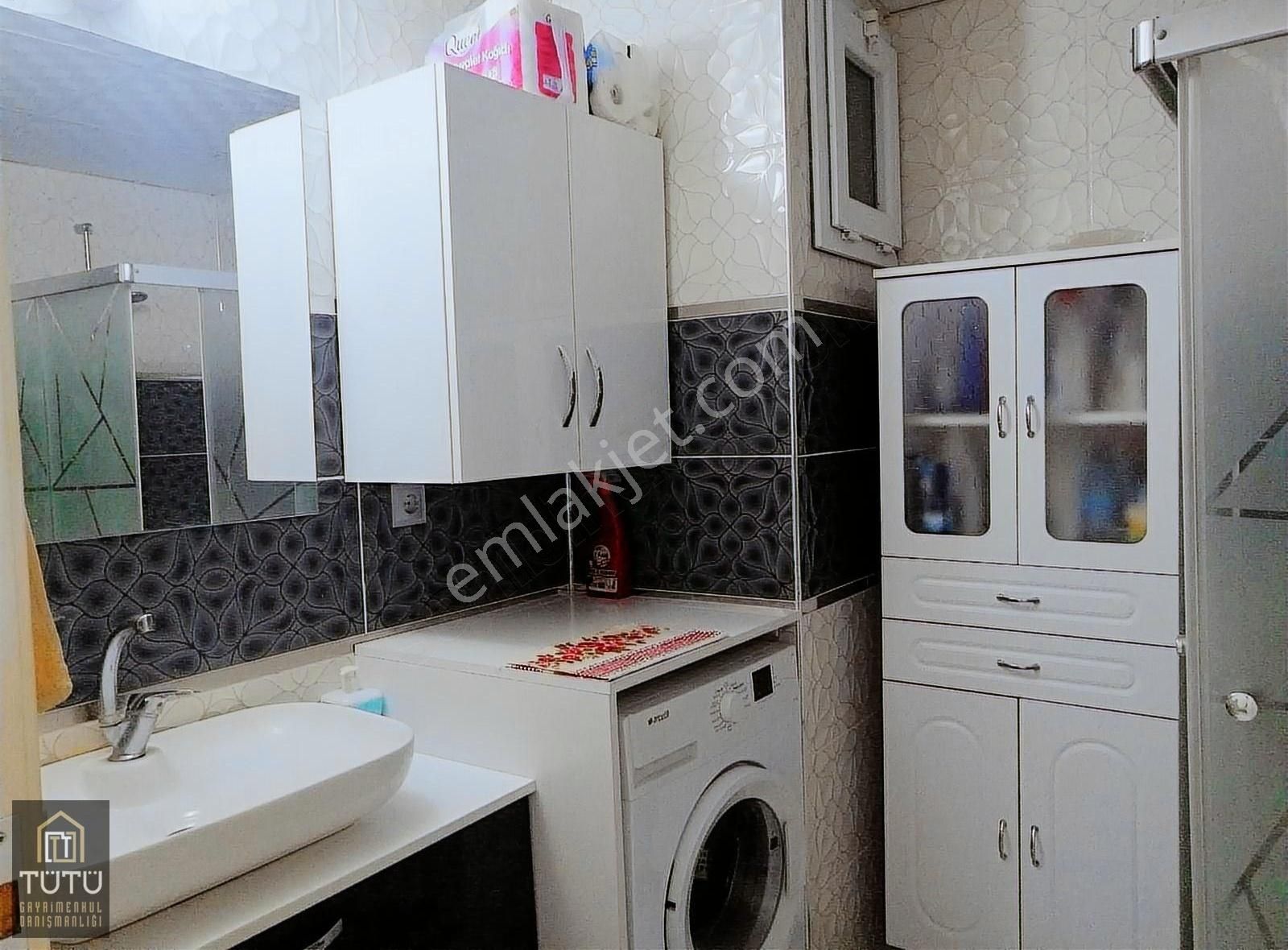 Buca Menderes Kiralık Daire Buca Menderes Mah Belediye Yakını 1+1 Eşyalı D. Gazlı Balkonlu