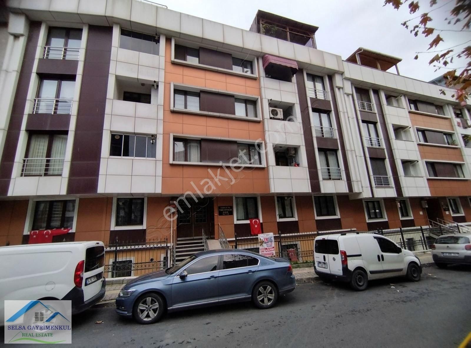 Gaziosmanpaşa Sarıgöl Satılık Daire Gaziosmanpaşa Güllü Cad . 150 M2 4+2 Kot 2. Ters Dublex Daire