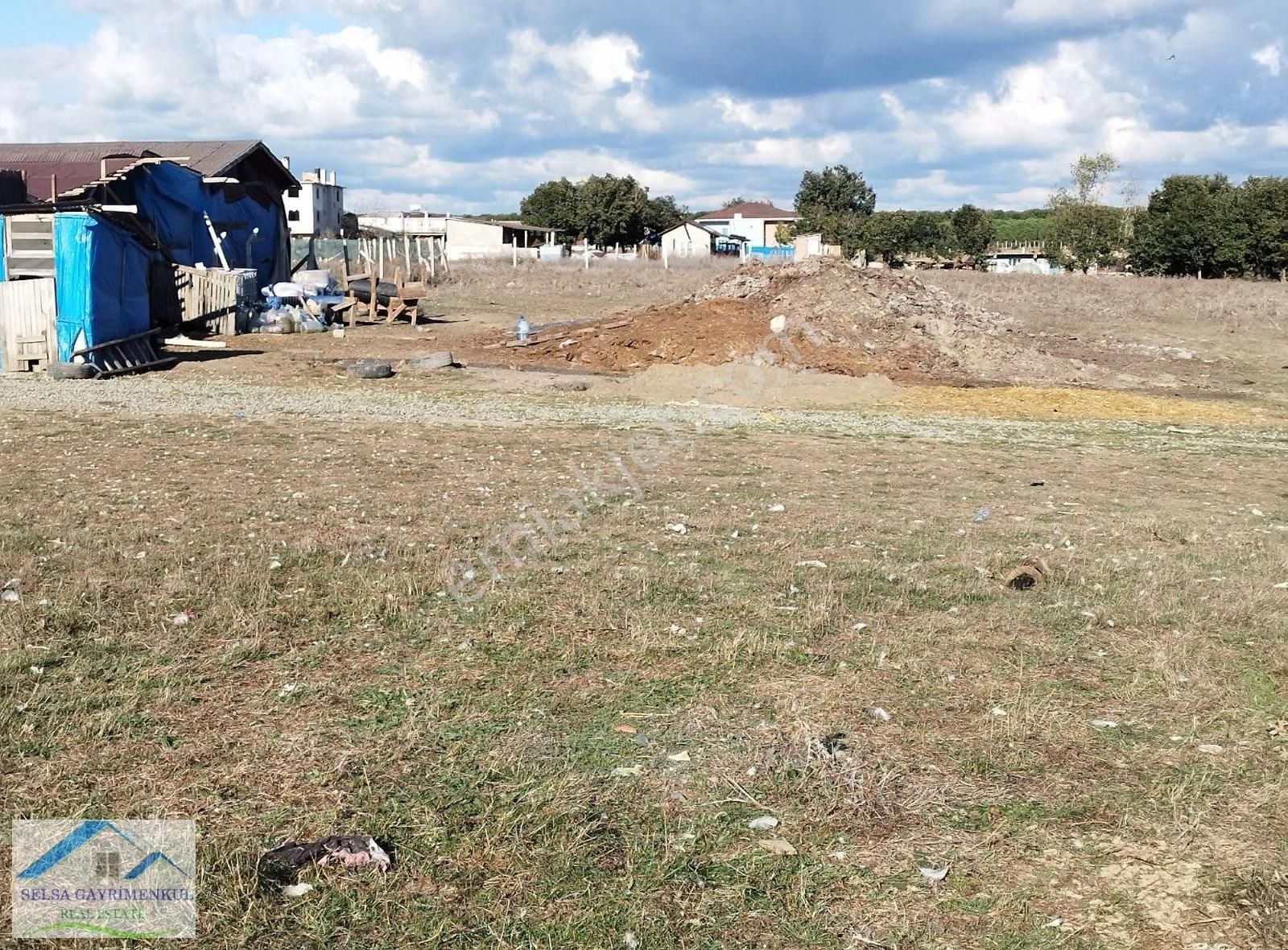 Kapaklı Cumhuriyet Satılık Konut İmarlı Tekirdağ Kapaklı Çayırlık Mevkiinde 246 M2 Arsa .