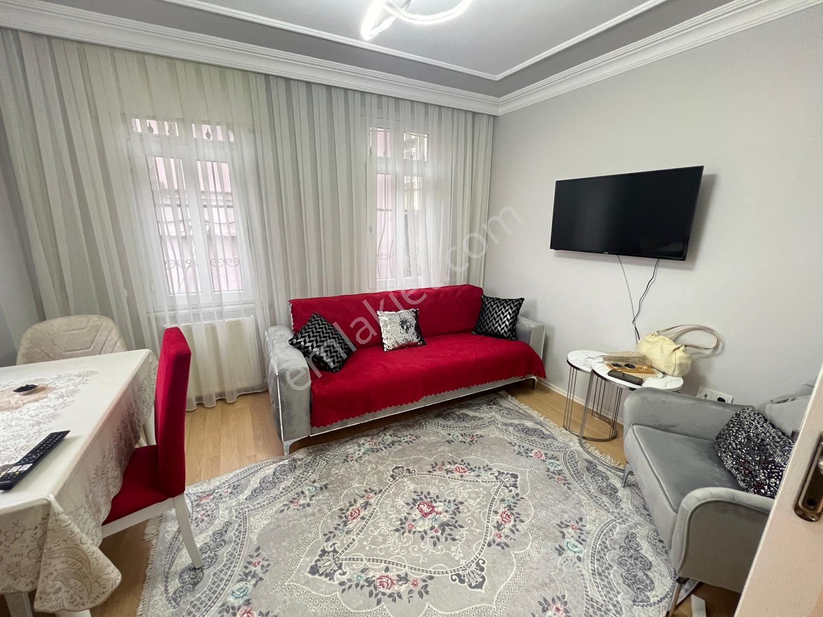 Eyüpsultan Nişancı Kiralık Daire Aydın Team'den Eyüp Nişanca Mah. 2+1 70m2 Yüksek Giriş Kat Eşyalı Kiralık Daire