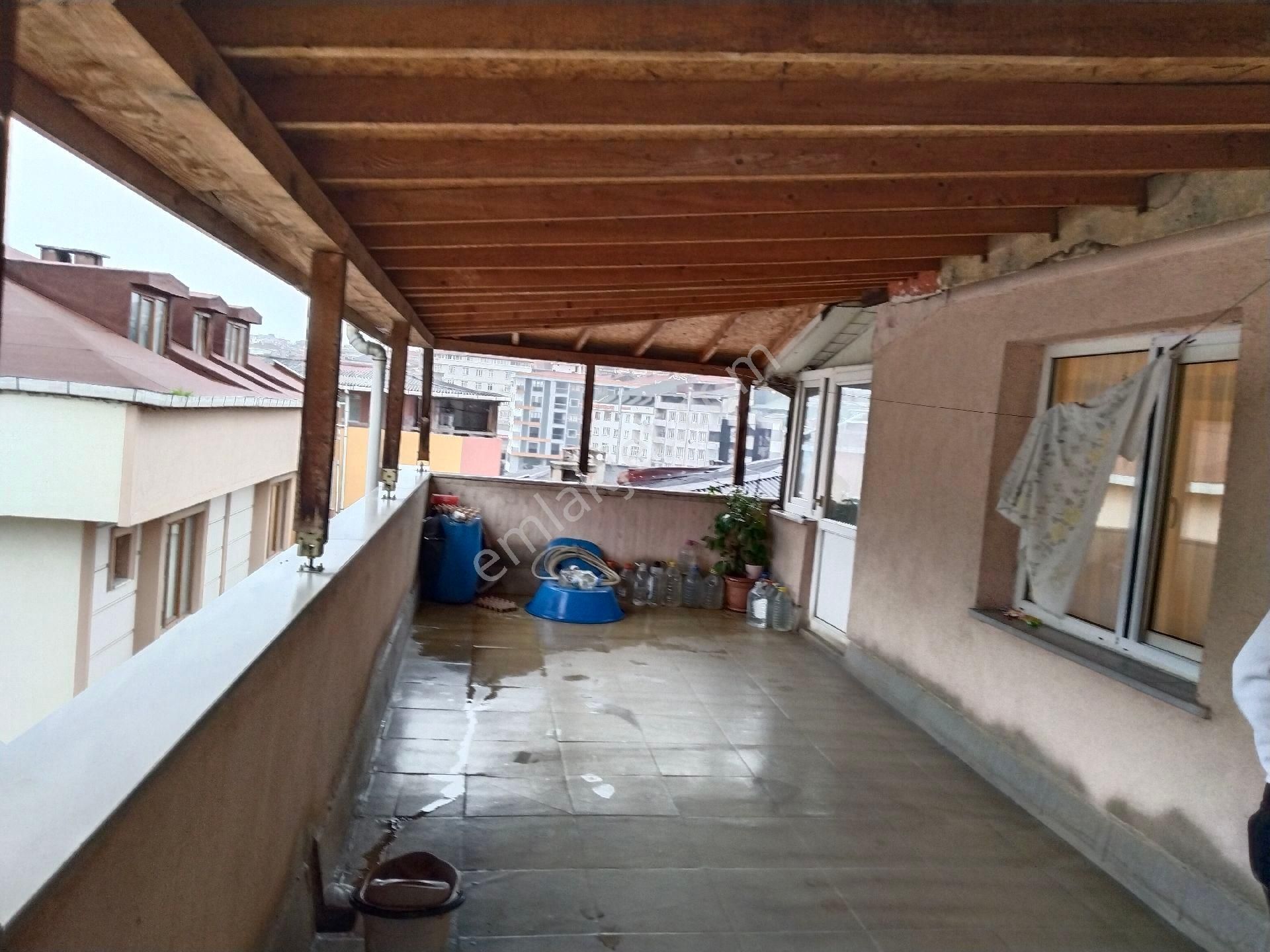 İstanbul Sultangazi Gazi Mahallesi Satılık Çekme Kat Acil - Görsel 3