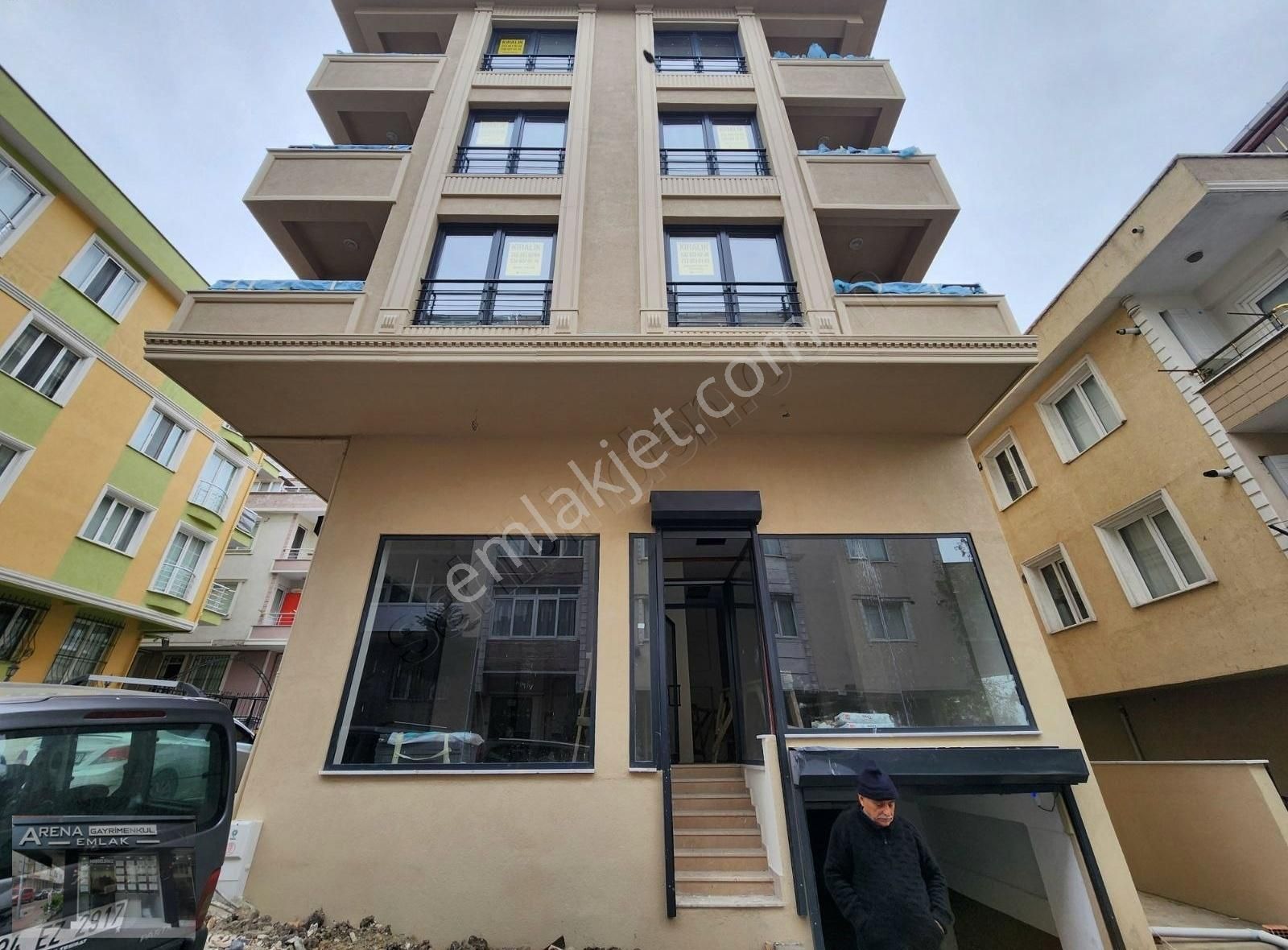 Küçükçekmece Tevfik Bey Kiralık Daire Sefaköy Teyfikbey Mah. Sıfır Binada 2+1 80m2 1. Kat