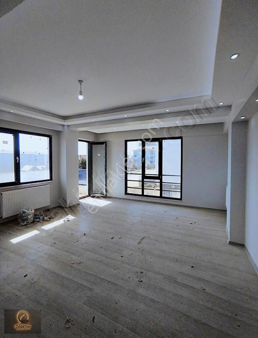 Öğretmen Gayrimen'den Akıllı Kavşakta Satılık 3+1 Daire - Görsel 3