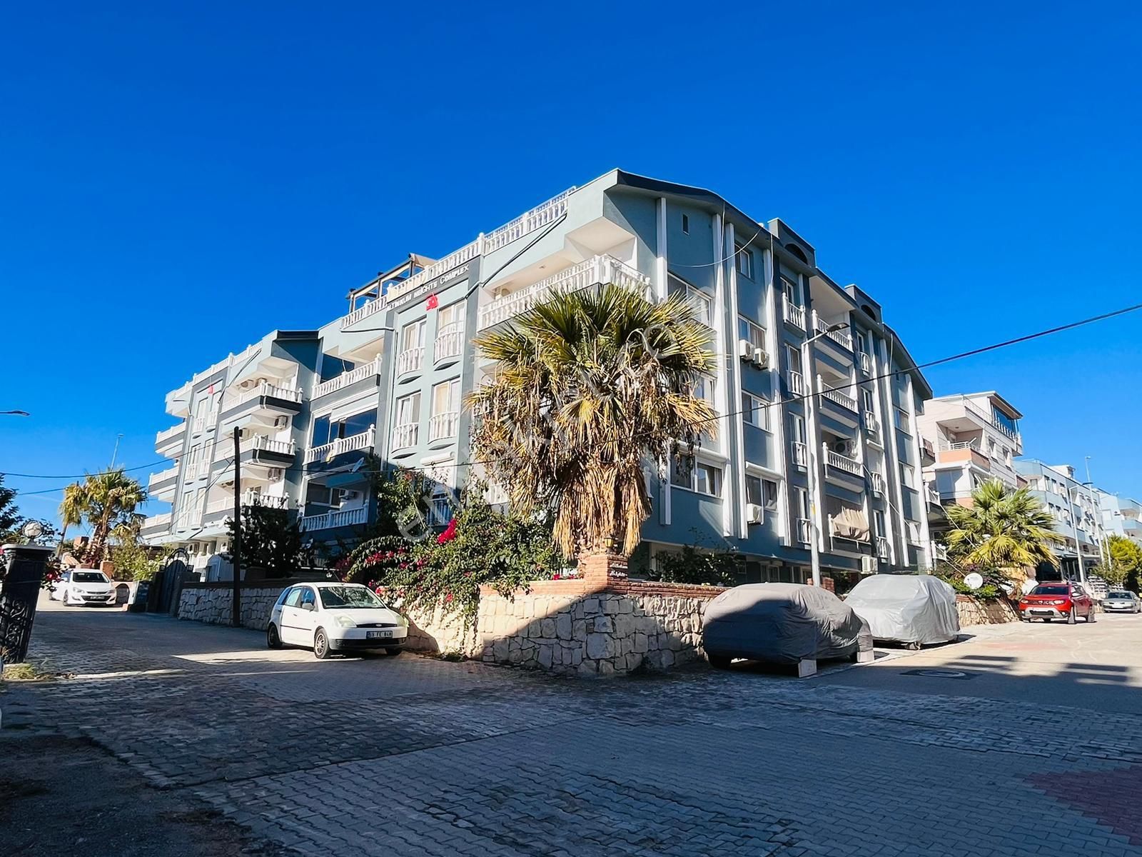 Didim Efeler Satılık Daire Didim'de Havuzlu Site İçinde Satılık Eşyalı 3+1 Apartman Dubleksi