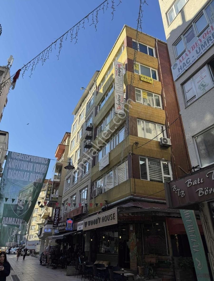 İzmit Kemalpaşa Kiralık Ofis İzmit Yürüyüş Yolu Denizbank Arkası Kiralık 1+1 Ofis