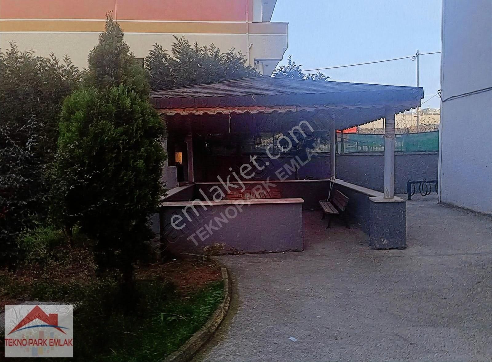 Tuzla Aydınlı Kiralık Daire Tuzla Aydınlı Mh Caddeye Yakın Tek Bloklu Otoparklı Geniş 2+1