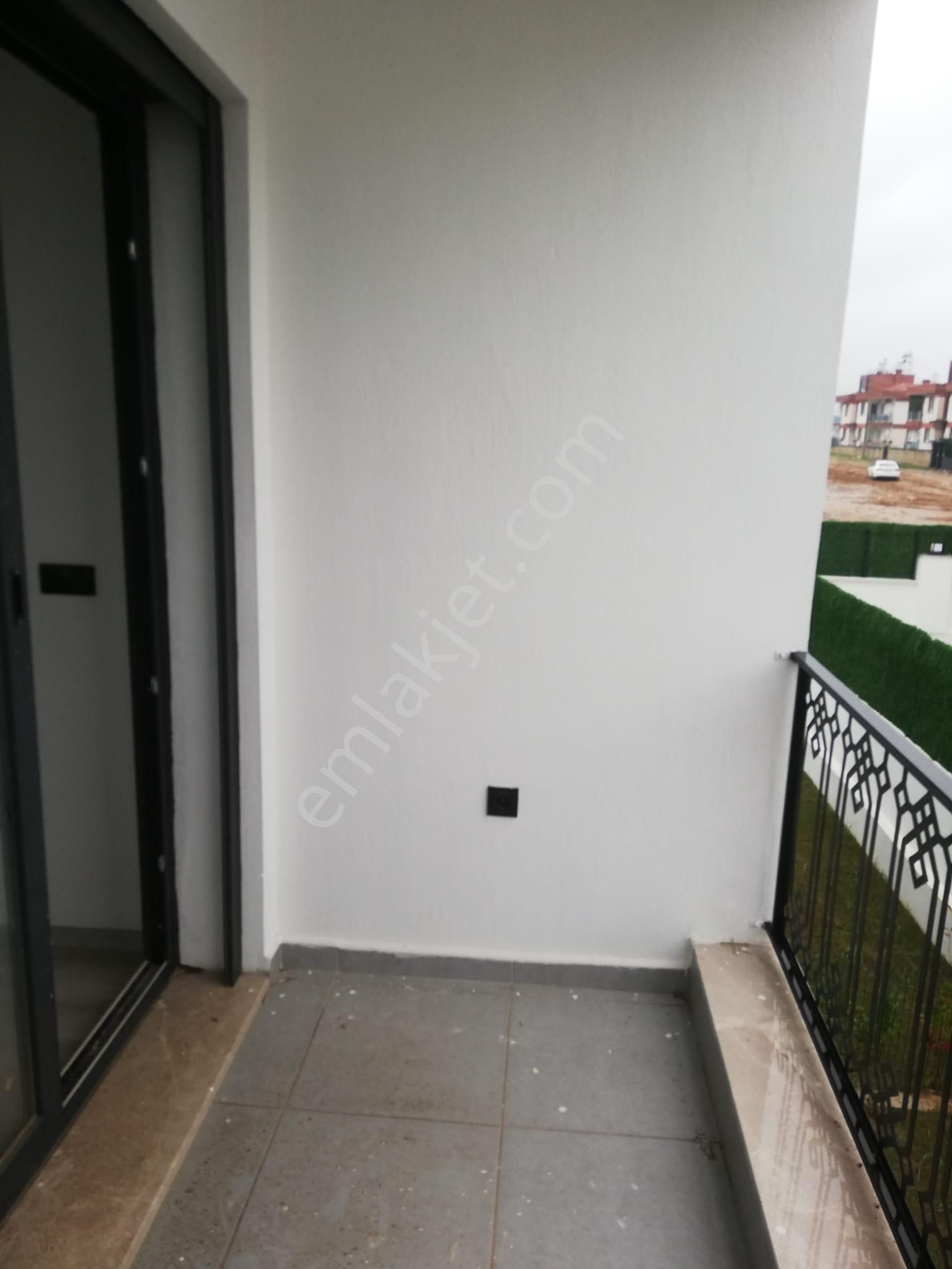 Menderes Te Site İçerisinde Lüx Satılık Sıfır Villa - Görsel 30