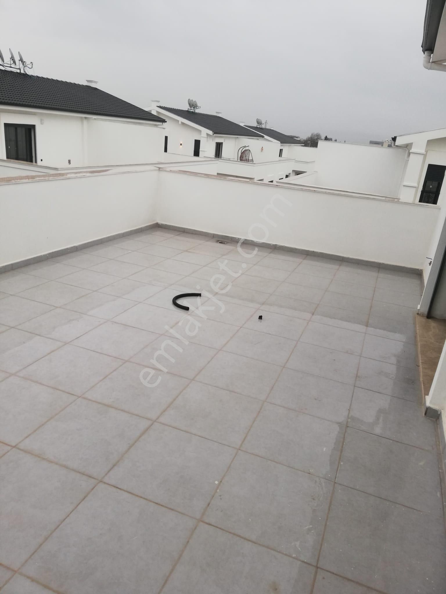 Menderes Te Site İçerisinde Lüx Satılık Sıfır Villa - Görsel 20