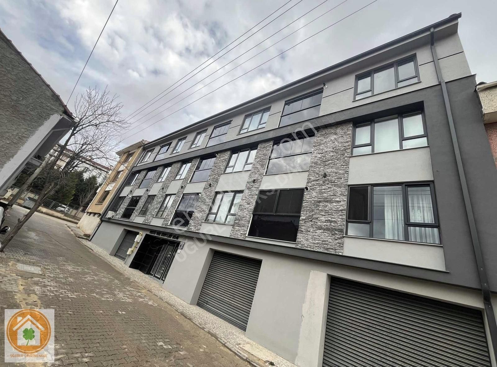 Tepebaşı Çamlıca Satılık Daire Uğurlu'dan Vega Outlete 120 Metre Mesafede Lüks Daire 3+1 175m²