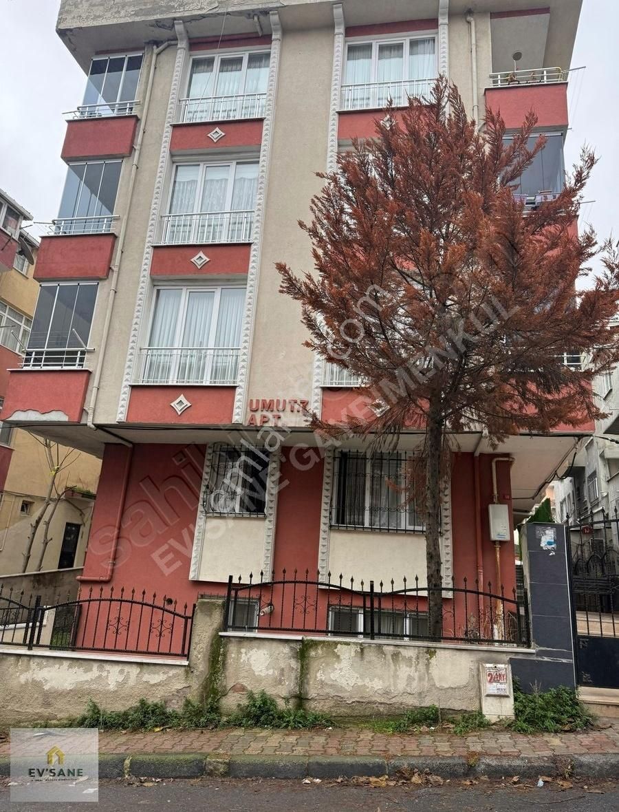 Küçükçekmece Cumhuriyet Kiralık Daire Ev'sane Gayrimenkul'den Cumhuriyet'te Kiralık 1+1 Daire