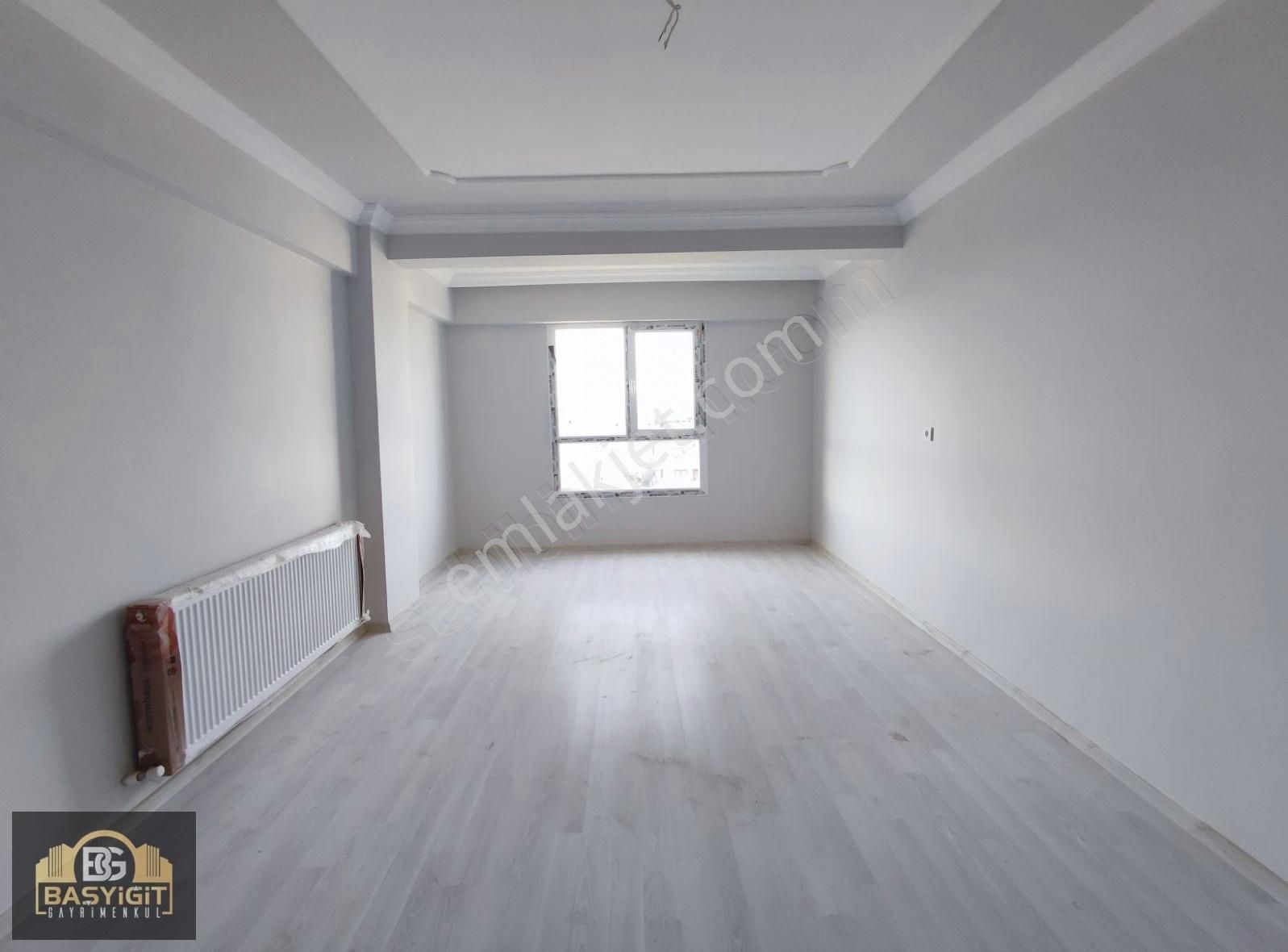 Akhisar Efendi Satılık Daire Efendi Mah.2+1,102m2 Asansörlü,otoparklı Satılık Sıfır Daire