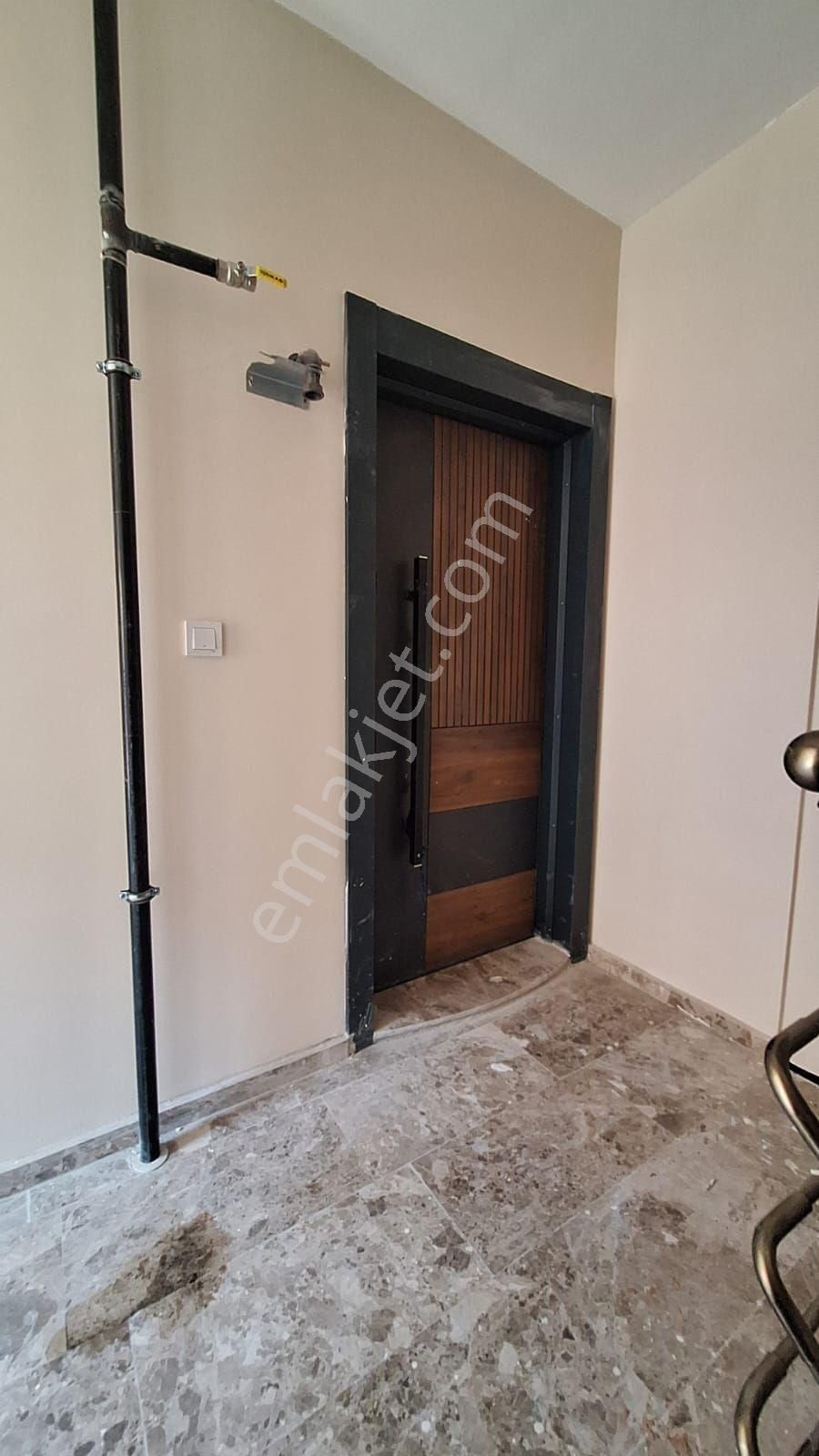 Buca Hürriyet Mahallesinde Kiralık 2+1 Arakat Asansörlü Açık Mutfak Doğalgazlı Daire - Görsel 4