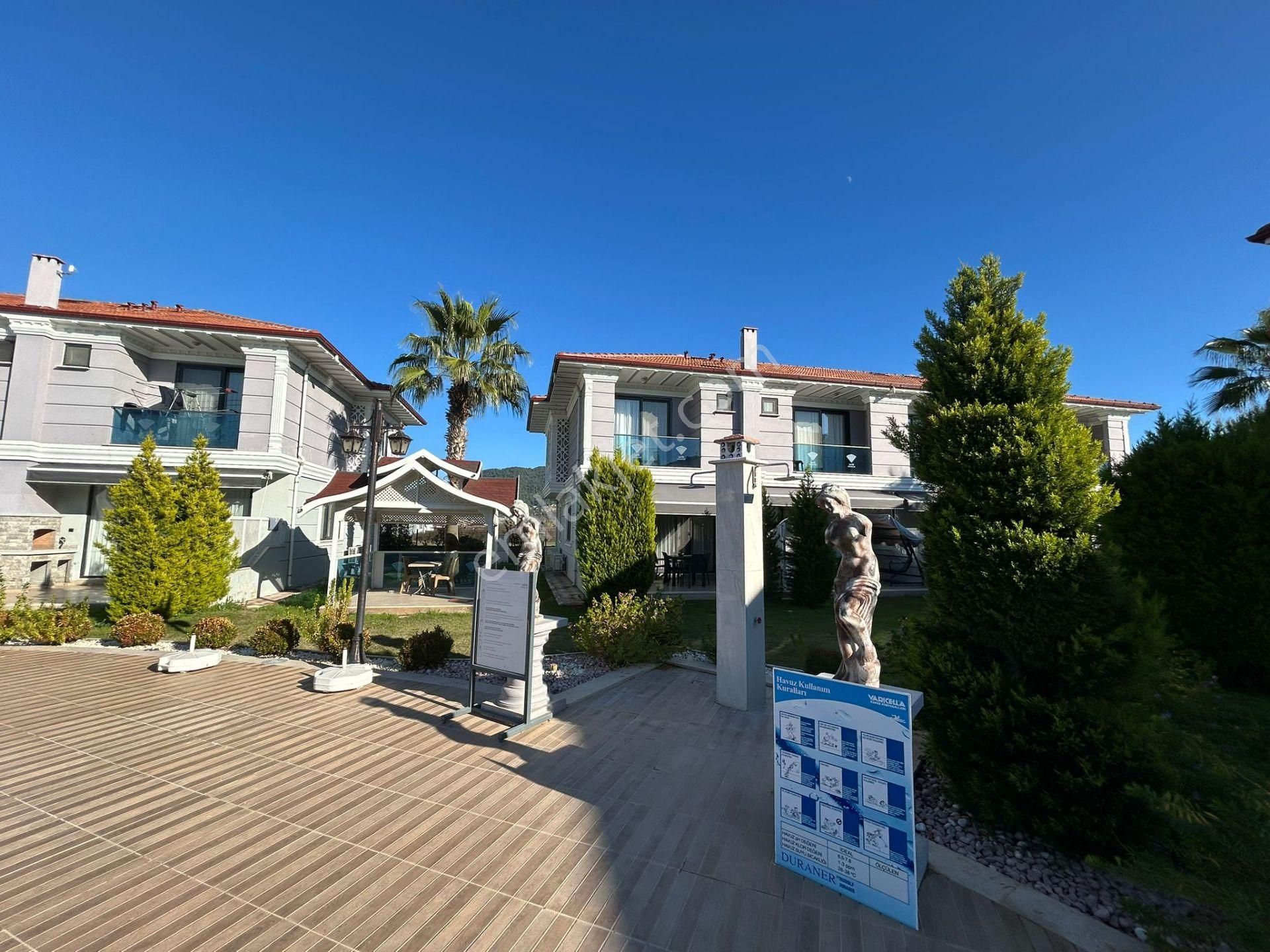 Dalaman'da Havuzlu Site İçinde 2+1 Eşyalı İkiz Villa - Görsel 3