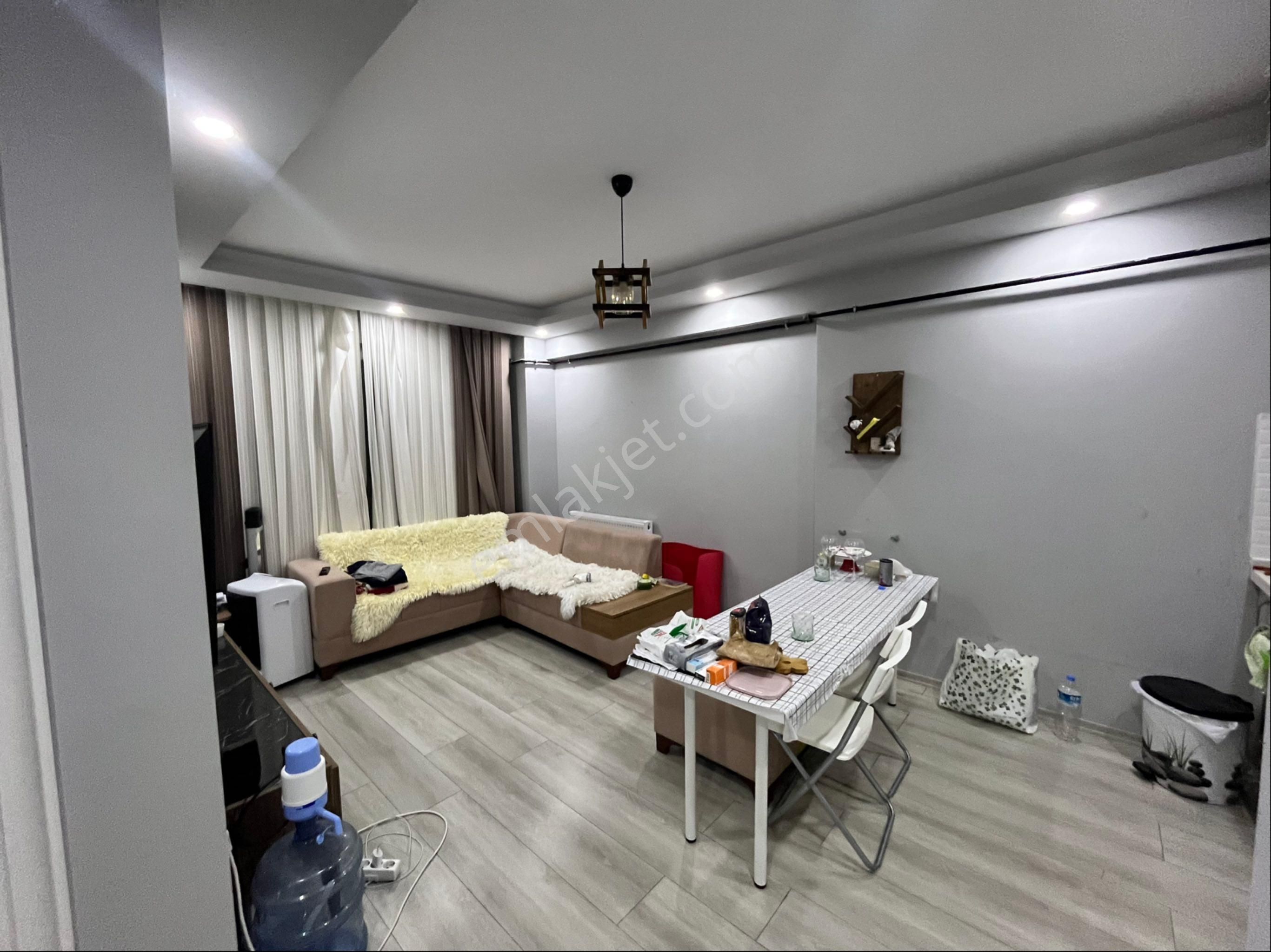 Çerkezköy Cumhuriyet Satılık Daire Çerkezköy Tepe Mevkinde 1+1 Eşyalı Site İçinde Satılık Daire