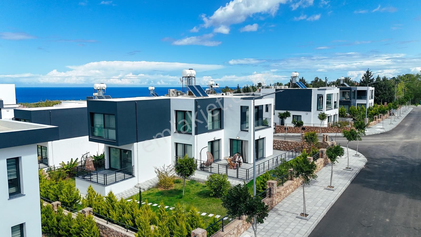 Girne Çatalköy Köyü Satılık Villa Girne Küçük Erenköy Bölgesinde Deniz Manzaralı 3+1 Satılık Villa