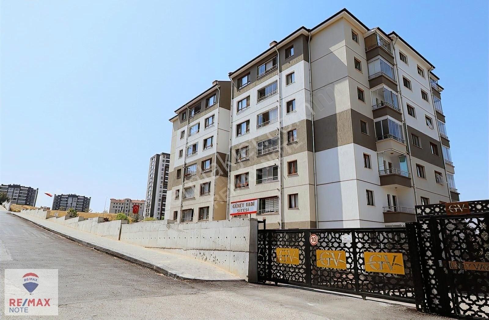 Yenimahalle Turgut Özal Satılık Daire Turgut Özal Mah. Güney Vadi Sitesi 4+1 Satılık Daire