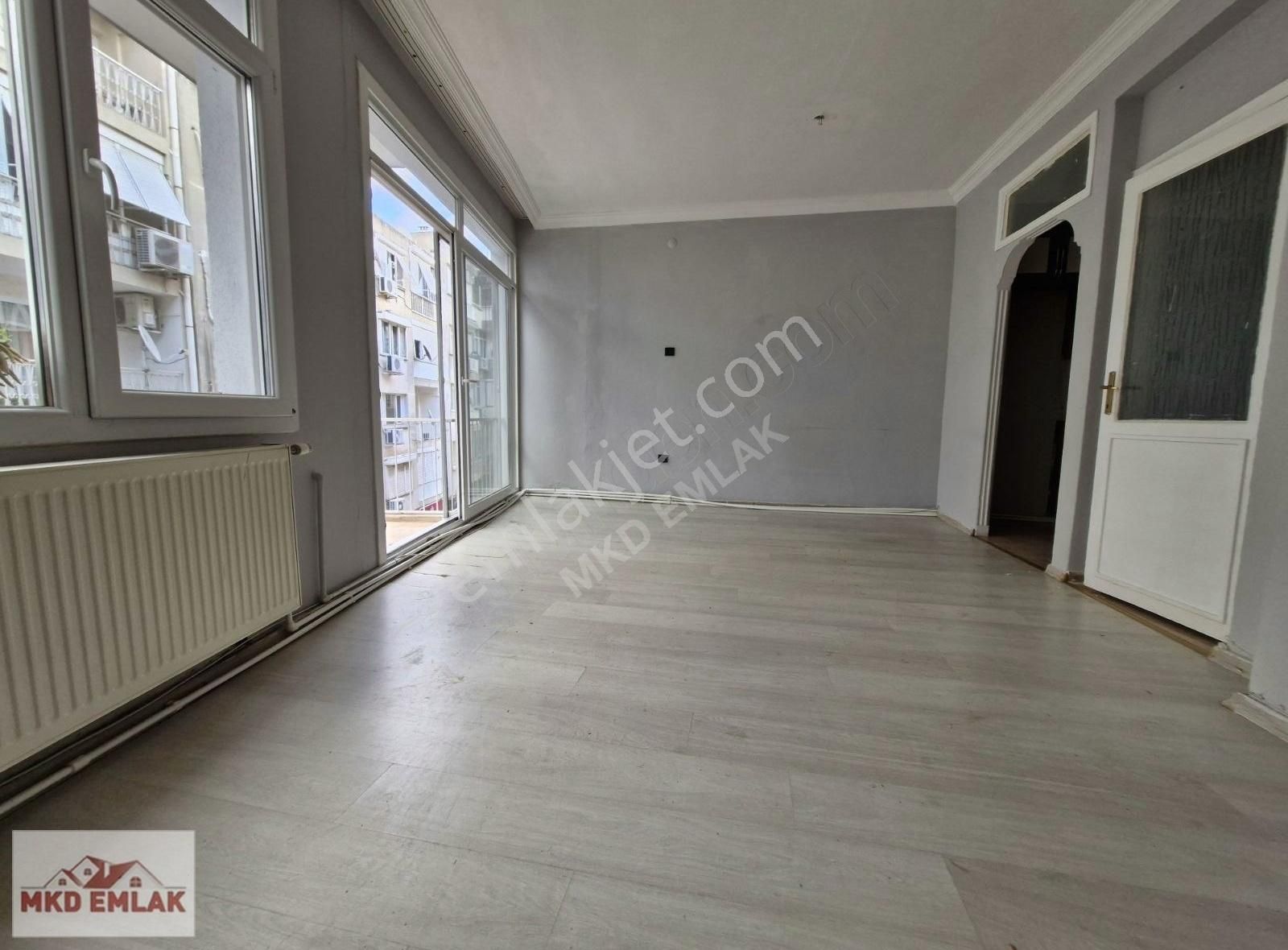 Karşıyaka Tuna Kiralık Daire Tuna Mahallesinde Doğalgazlı 2+1 Arakat Daire Mkd Emlak