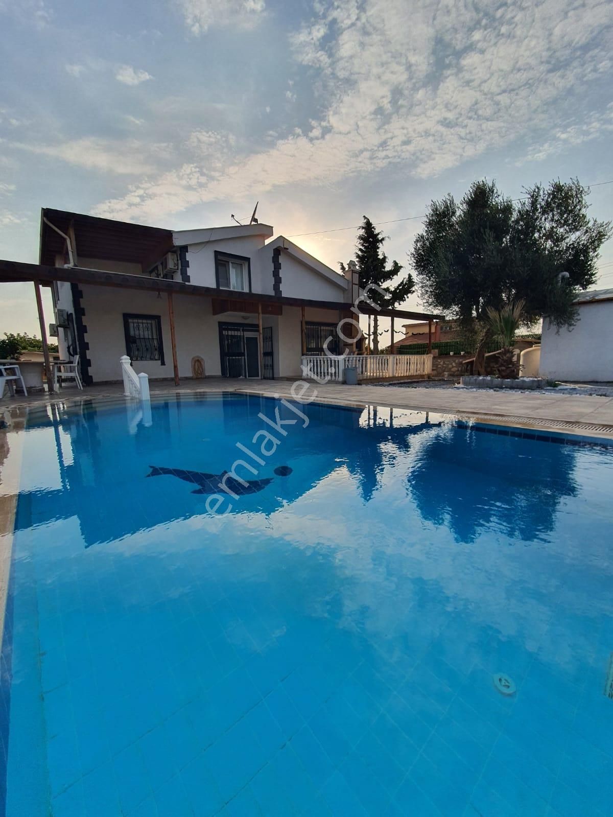 Didim Ak Yeniköy Satılık Villa Didim 700 M2 Arsa İçinde Tam Müstakil Havuzlu Villa