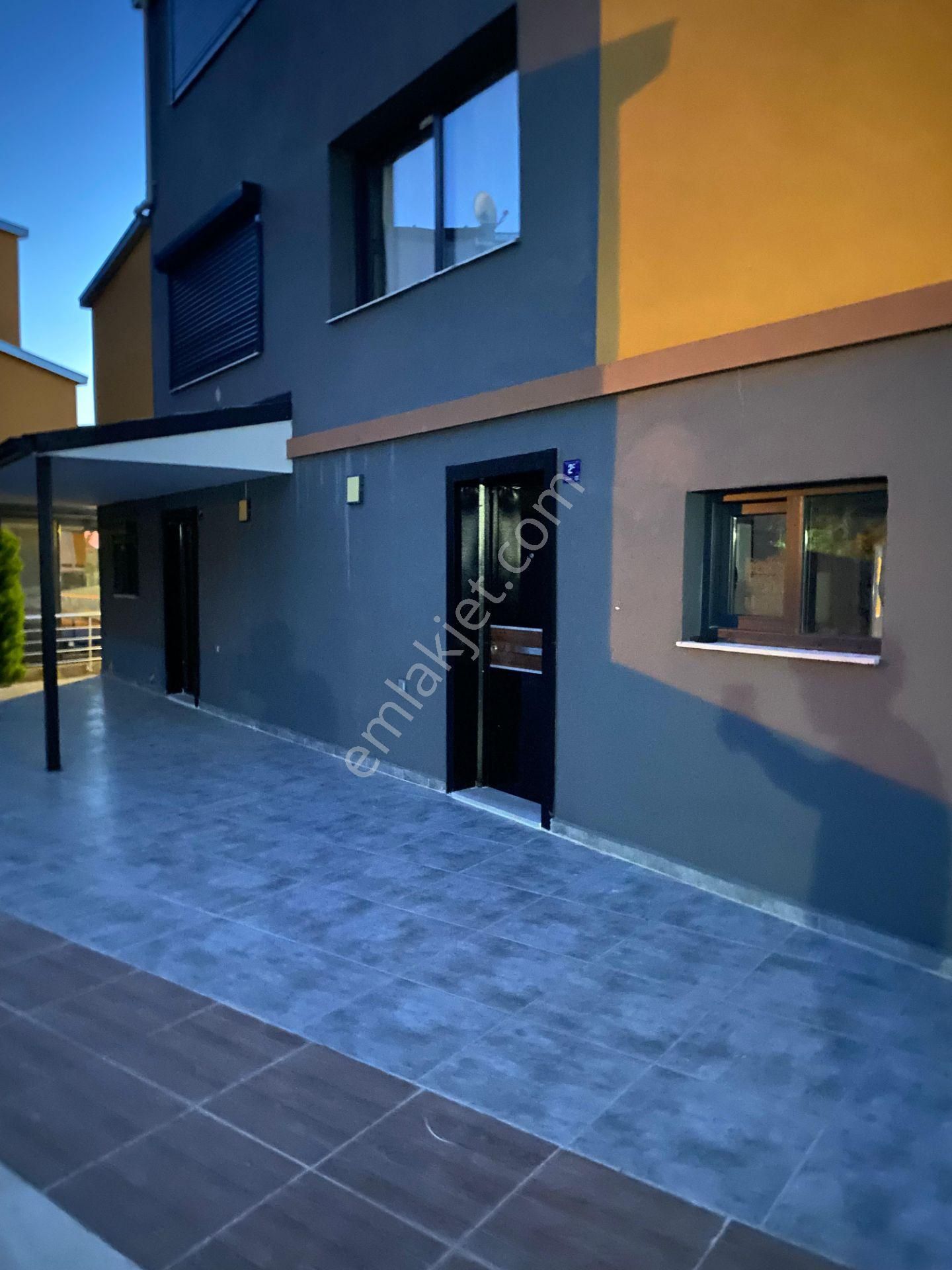 Kuşadası Güzelçamlıda Havuzlu 4+1 Eşyalı Satılık Villa