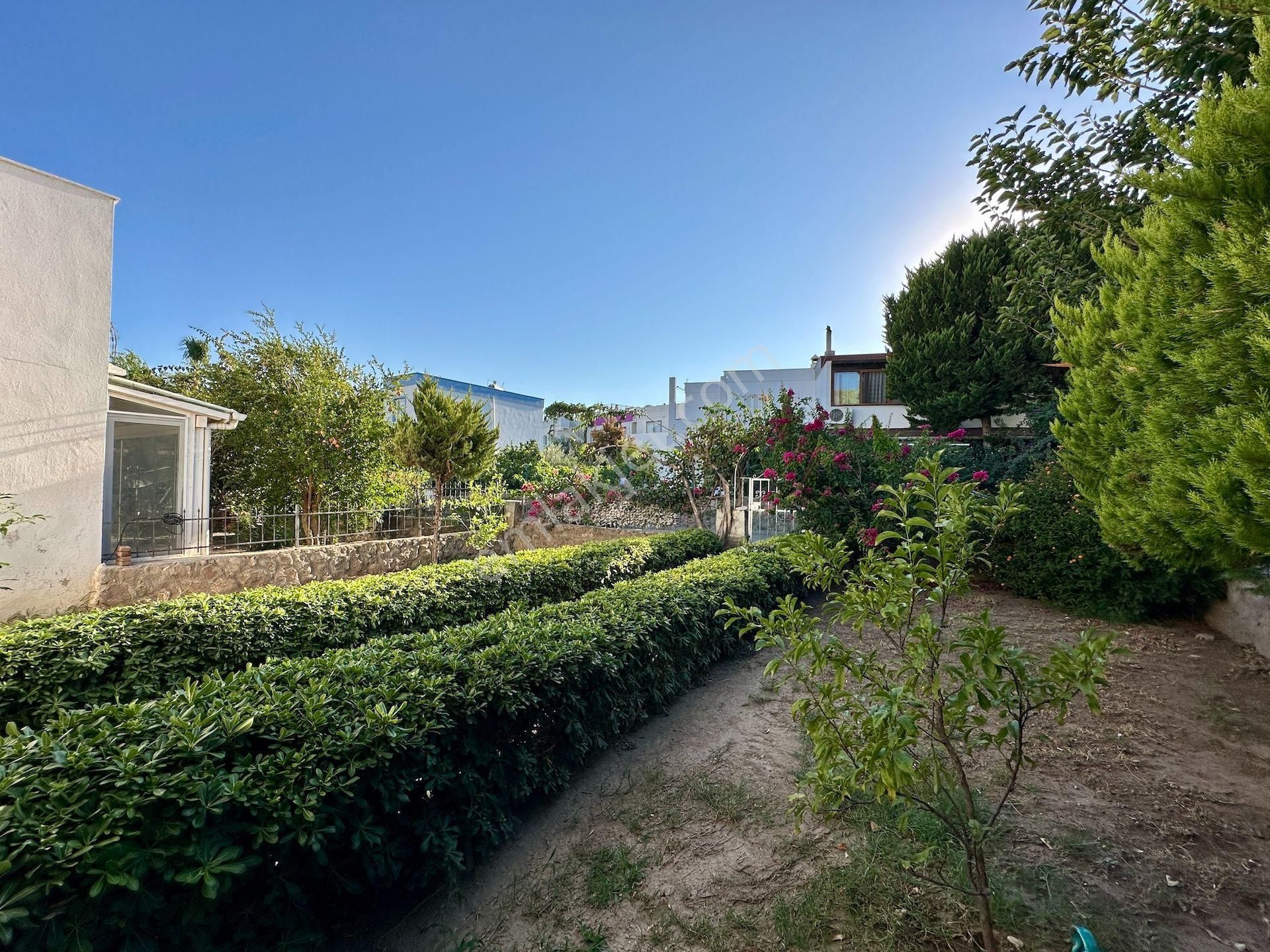 Bodrum Akyarlar'da Nezih Site İçinde Büyük Bahçeli Villa - Görsel 3