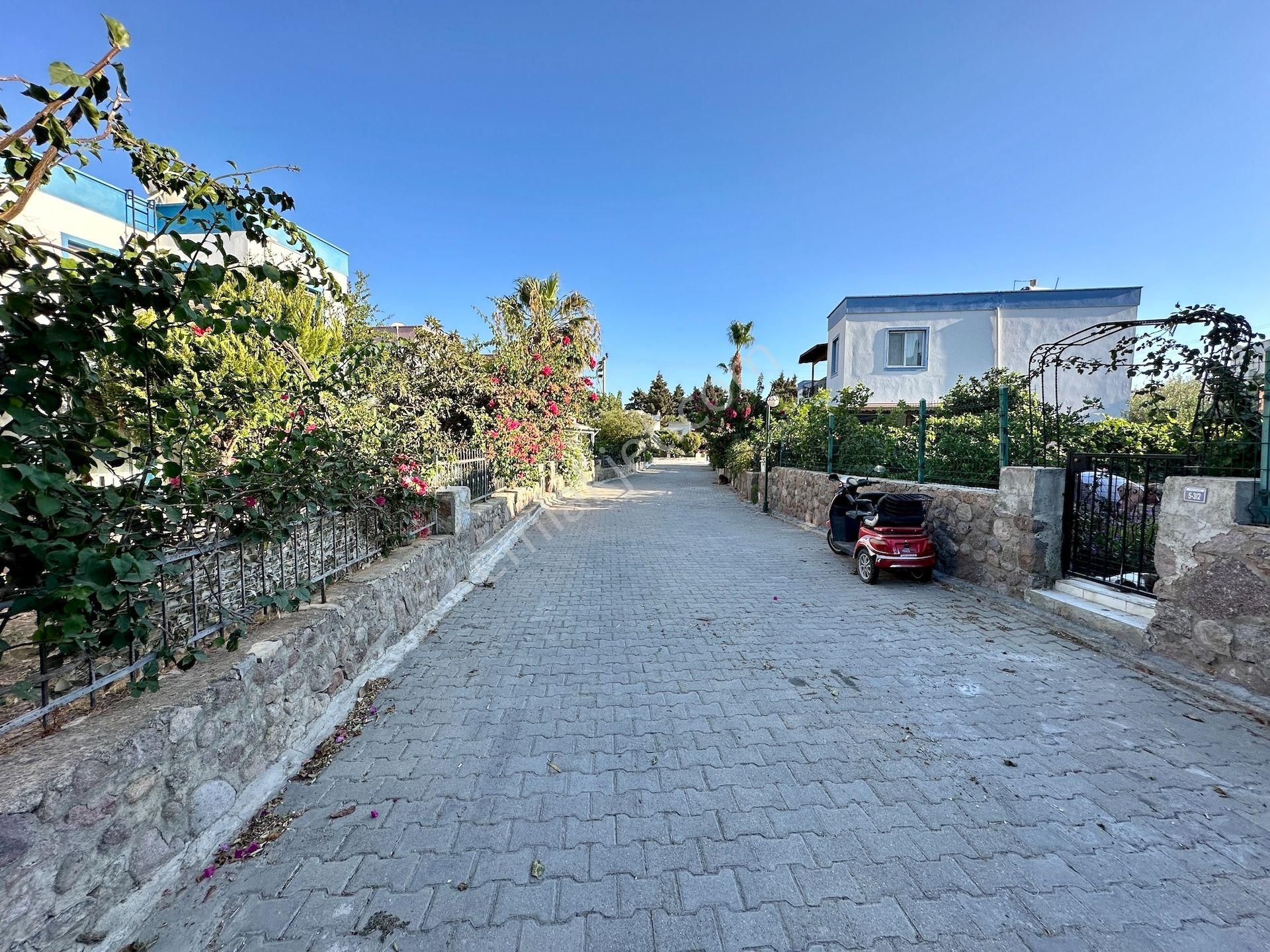 Bodrum Akyarlar'da Nezih Site İçinde Büyük Bahçeli Villa - Görsel 4