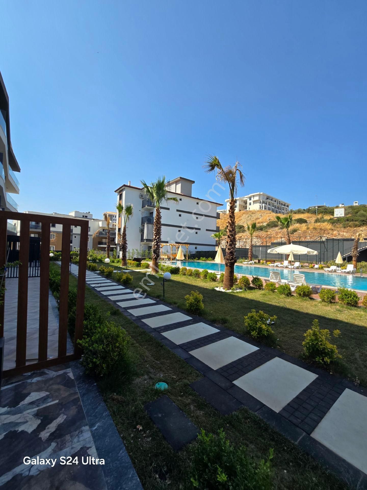 Kuşadası Değirmendere Mevkiinde 1+1 2+1 Ultralux Elit Güvenlikli Havuzlu Sitede Daireler - Görsel 35