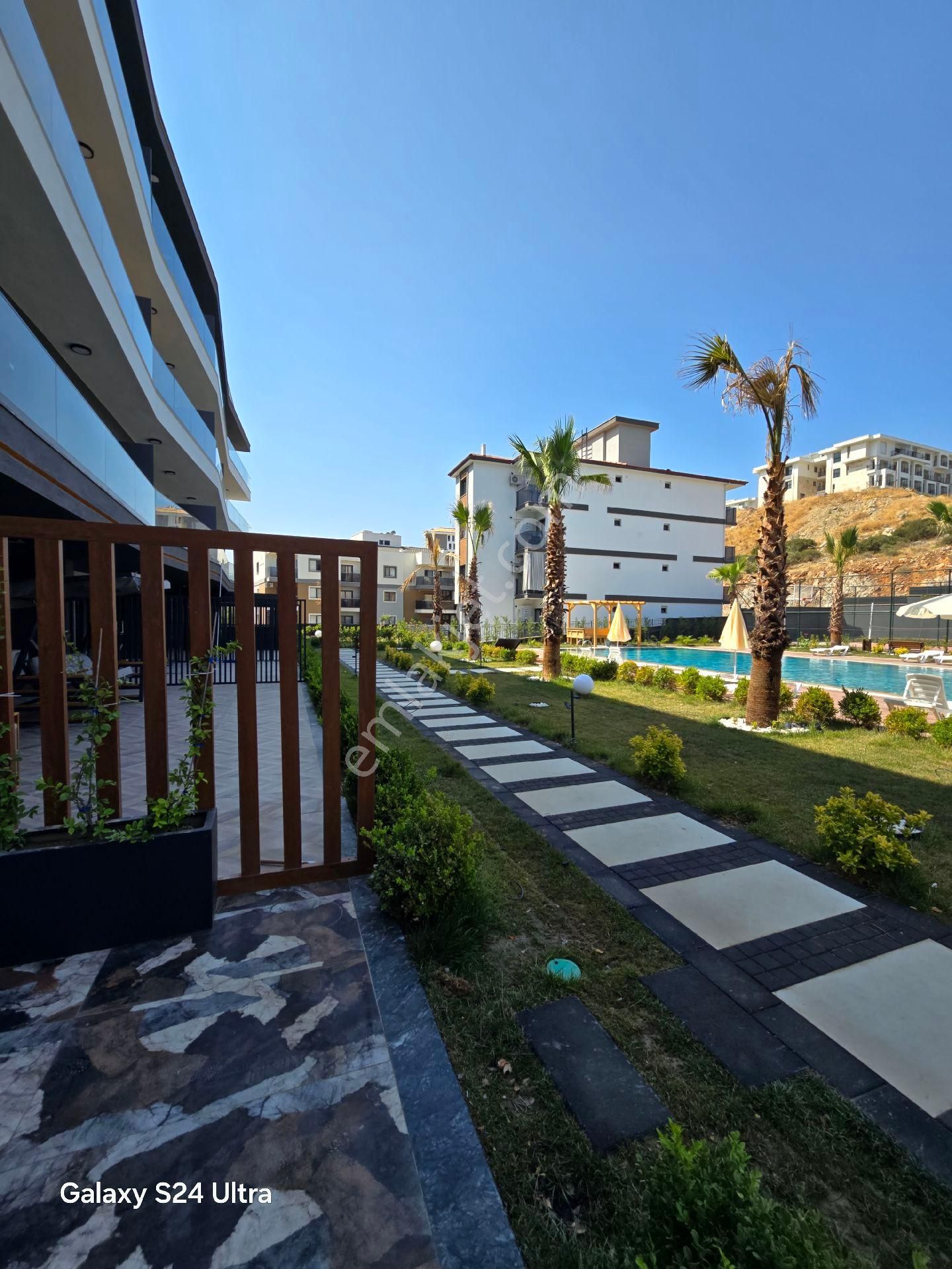 Kuşadası Değirmendere Mevkiinde 1+1 2+1 Ultralux Elit Güvenlikli Havuzlu Sitede Daireler - Görsel 34