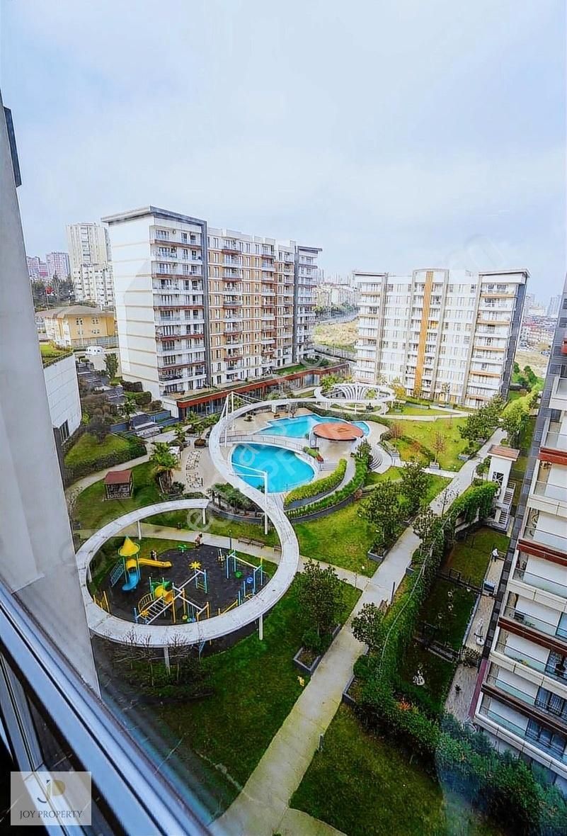 Esenyurt Güzelyurt Satılık Daire Metrobüse Yakın Site İçinde Deniz Manzaralı Balkonlu Daire