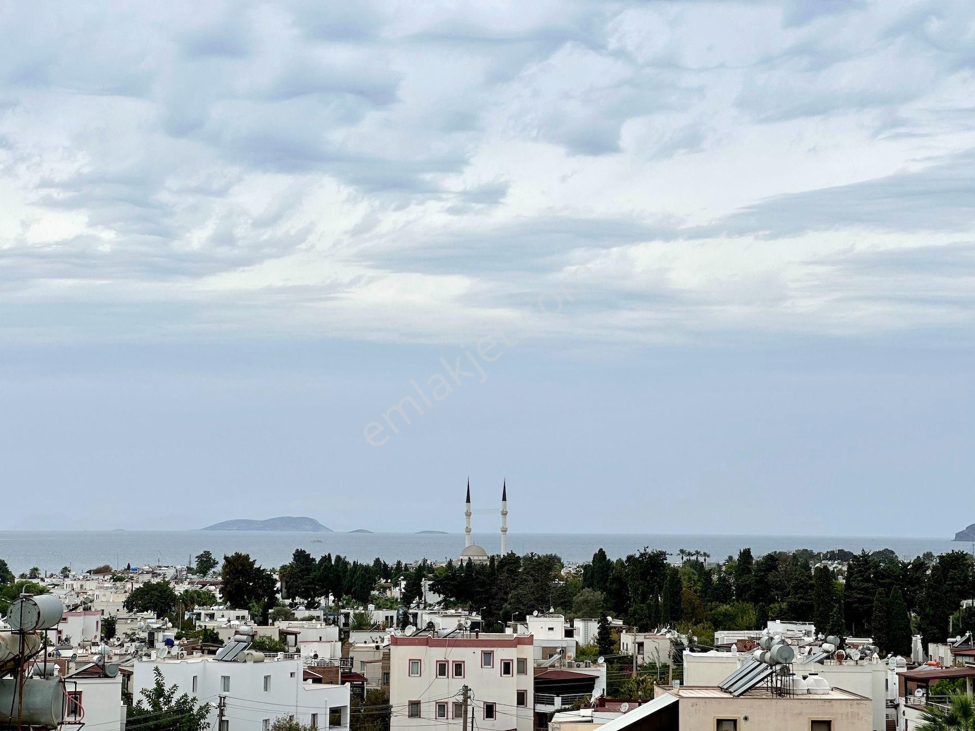 Turgutreis Merkezde Deniz Manzaralı Havuzlu Müstakil Villa - Görsel 33