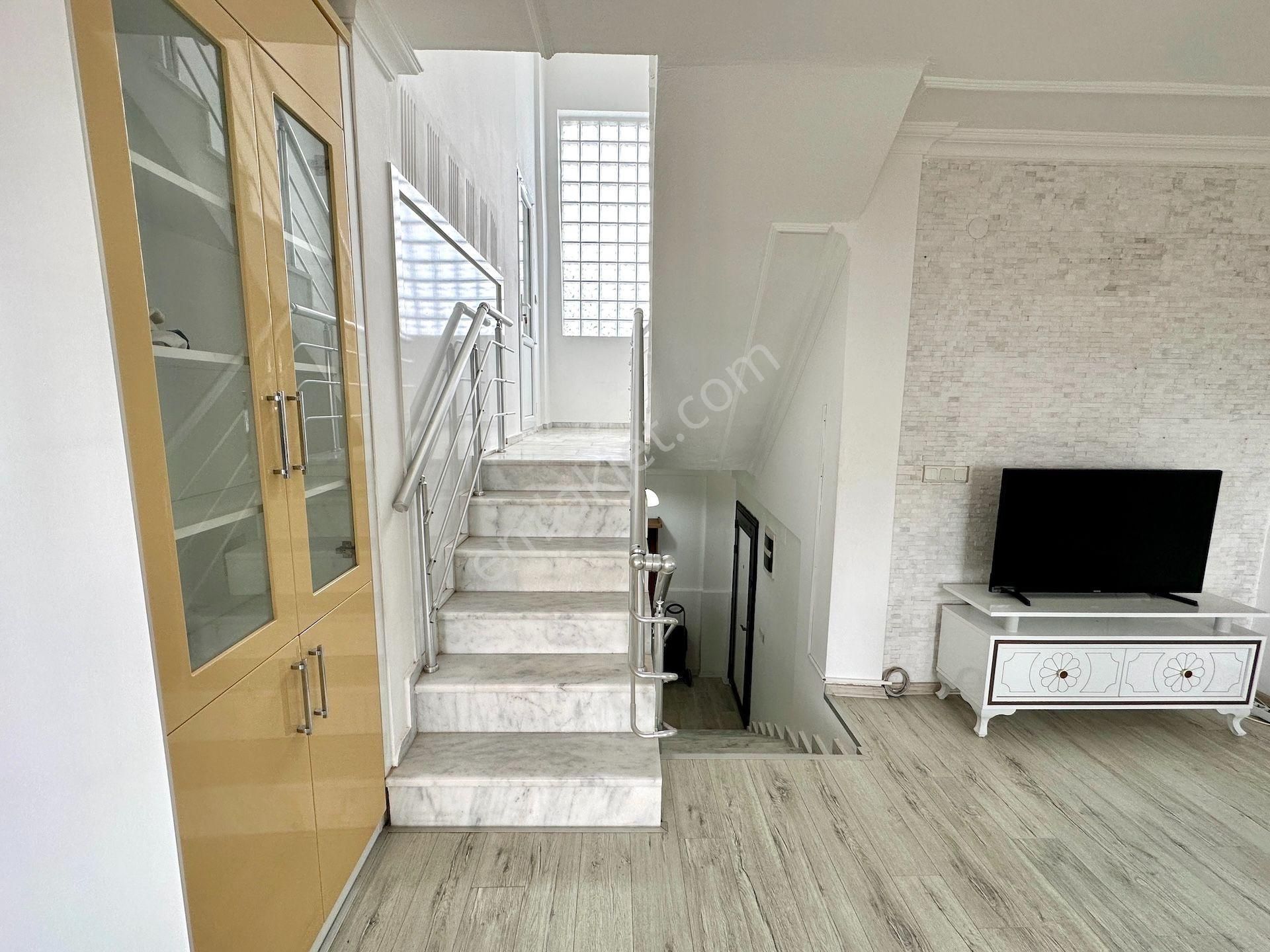 Turgutreis Merkezde Deniz Manzaralı Havuzlu Müstakil Villa - Görsel 17