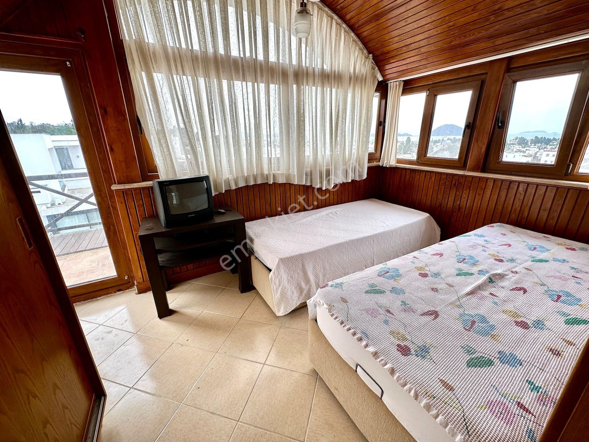 Turgutreis Merkezde Deniz Manzaralı Havuzlu Müstakil Villa - Görsel 27