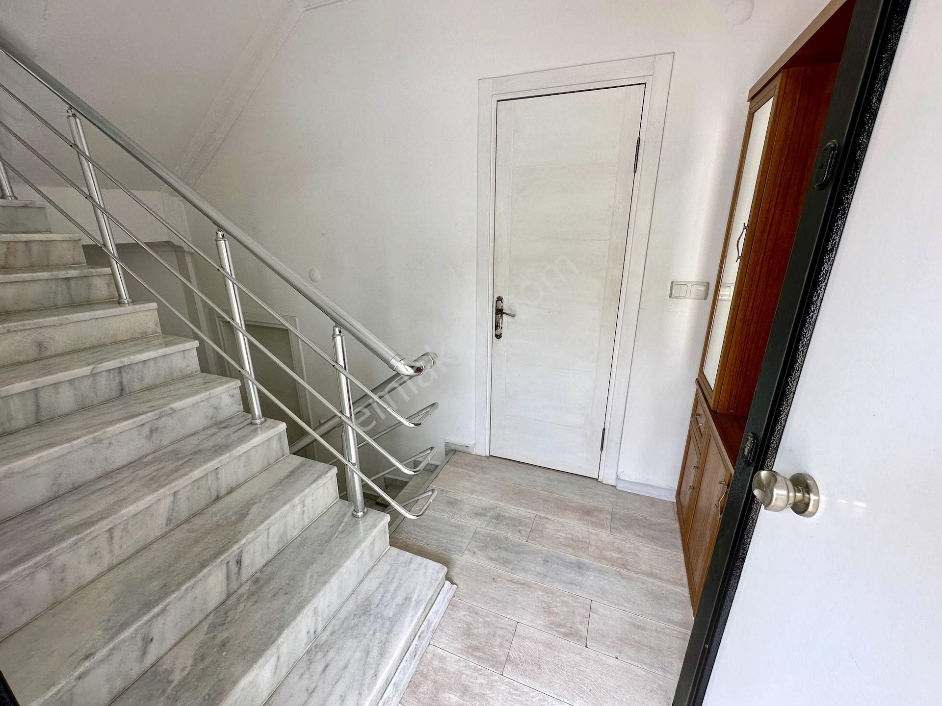 Turgutreis Merkezde Deniz Manzaralı Havuzlu Müstakil Villa - Görsel 9