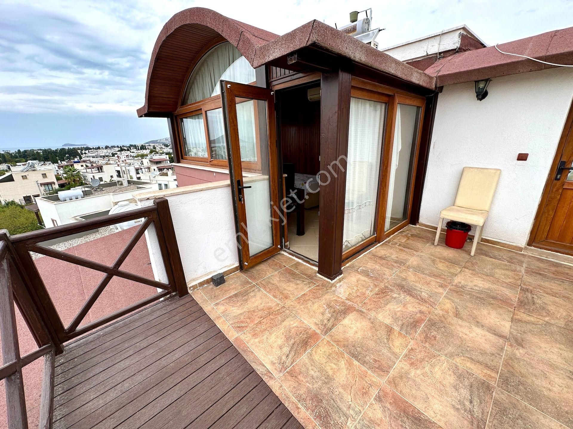 Turgutreis Merkezde Deniz Manzaralı Havuzlu Müstakil Villa - Görsel 31