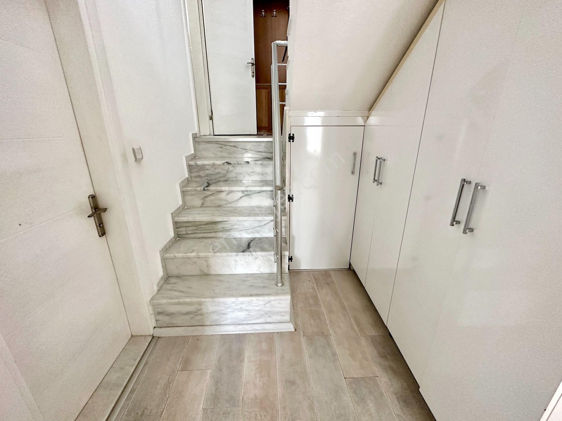 Turgutreis Merkezde Deniz Manzaralı Havuzlu Müstakil Villa - Görsel 19