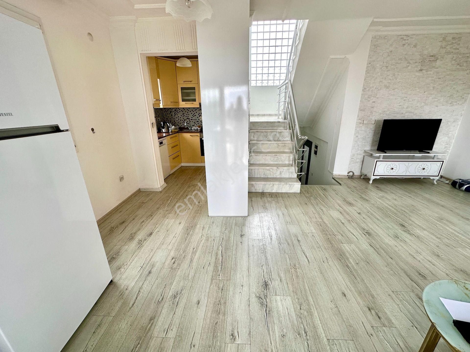 Turgutreis Merkezde Deniz Manzaralı Havuzlu Müstakil Villa - Görsel 12