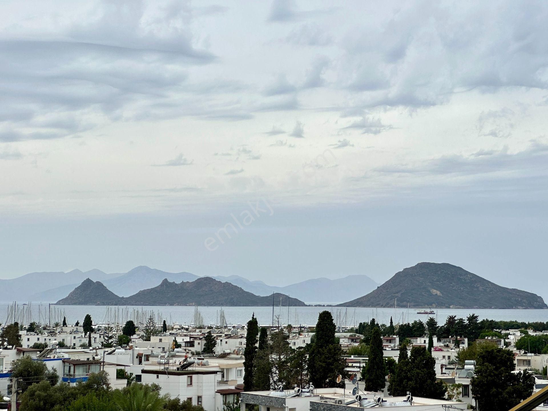 Turgutreis Merkezde Deniz Manzaralı Havuzlu Müstakil Villa - Görsel 32