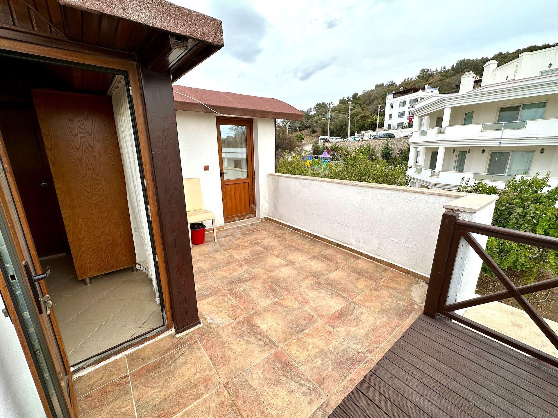 Turgutreis Merkezde Deniz Manzaralı Havuzlu Müstakil Villa - Görsel 30