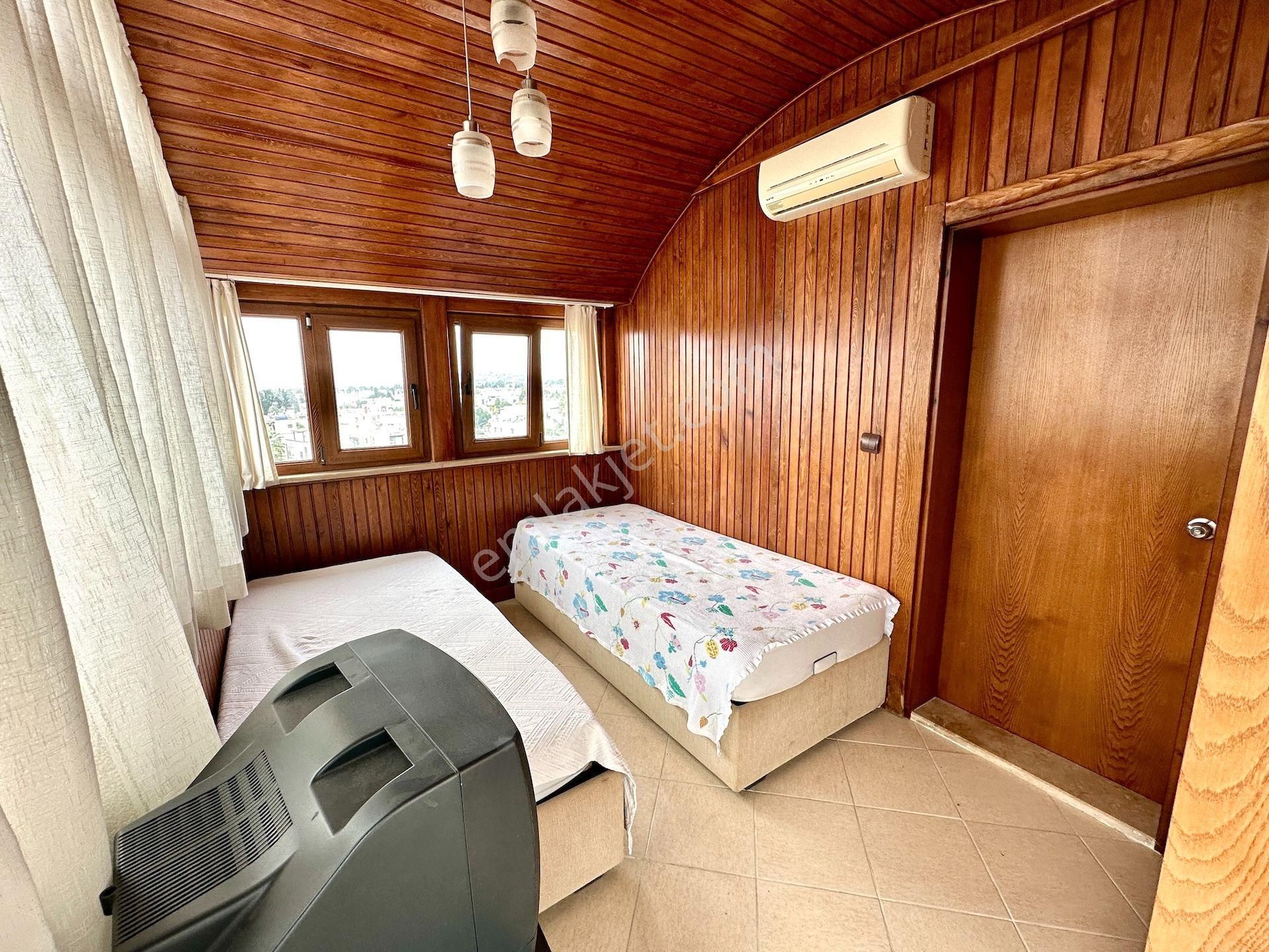 Turgutreis Merkezde Deniz Manzaralı Havuzlu Müstakil Villa - Görsel 28