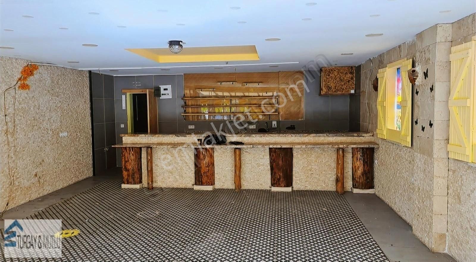 Meslek Yüksek Okulunun Tam Karşısında Mükemmel Konumlu Dükkan - Görsel 3