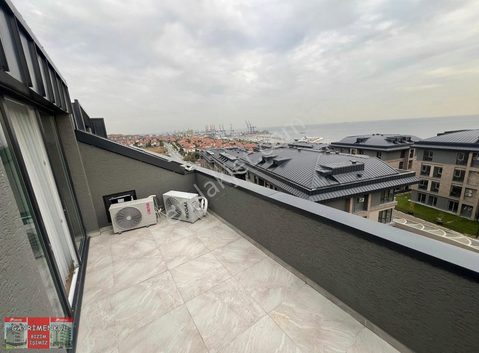 Beylikdüzü Sahil Kiralık Daire Arzum'dan Istanbul Marınapalm Marin 2 Banyolu Dublex Teraslı 3+1